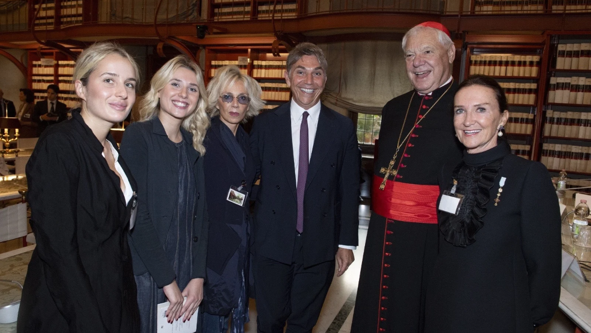 Dal Vaticano a Wall Street, aspettando Gesù: il romanzo che fa incontrare cardinali e star della tv Dal Vaticano a Wall Street, aspettando Gesù: il romanzo che fa incontrare cardinali e star della tv