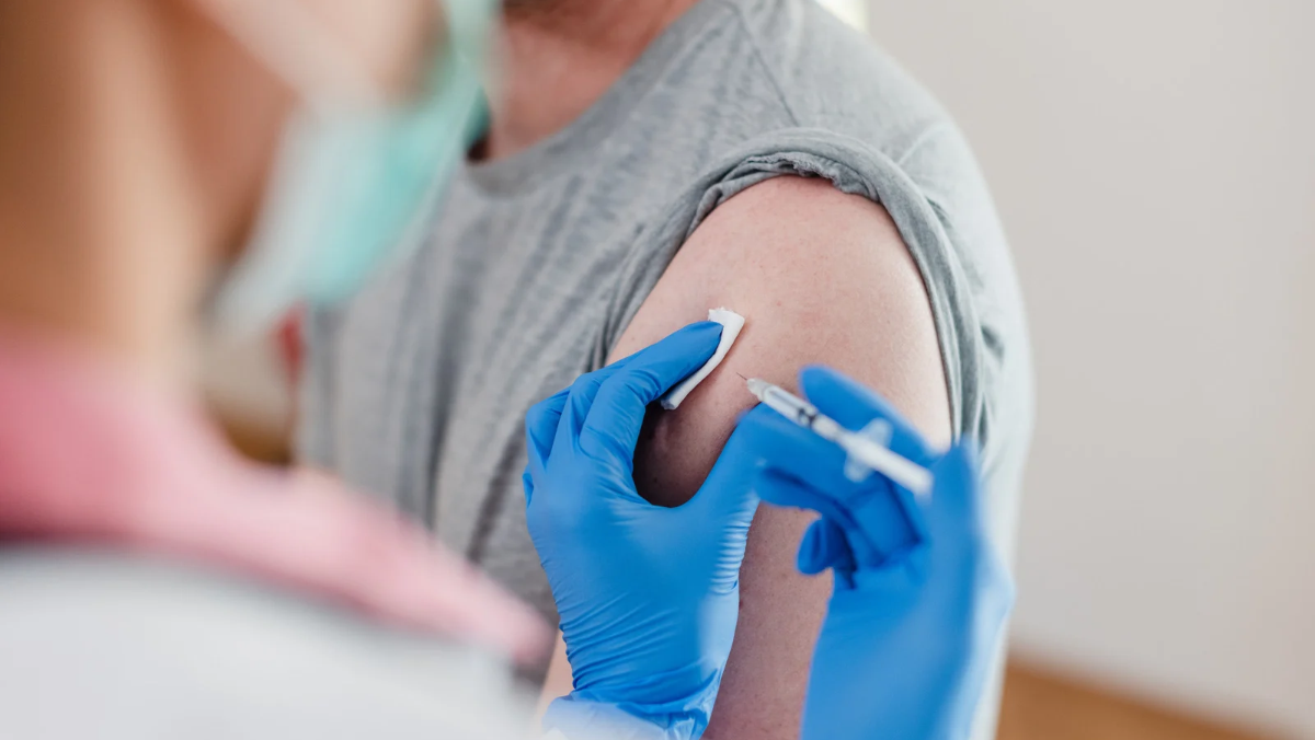 Tutto pronto per la campagna vaccinale anti-influenza: 1,38 milioni di dosi e priorità ai fragili