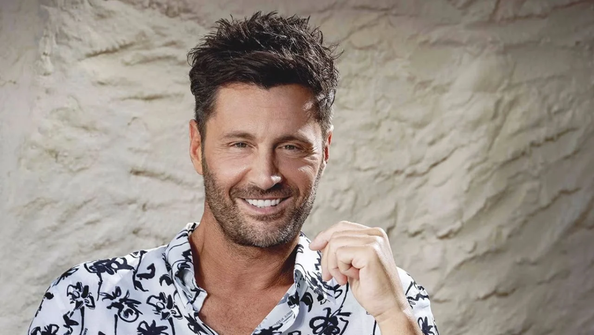 Filippo Bisciglia cambia palco: da Temptation Island al teatro, a Roma con “Prima della Prima” Filippo Bisciglia cambia palco: da Temptation Island al teatro, a Roma con “Prima della Prima”