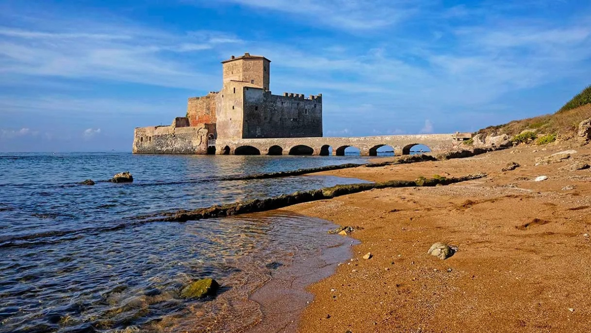 90 milioni per fermare l’erosione delle spiagge laziali, una sfida contro il tempo 90 milioni per fermare l’erosione delle spiagge laziali, una sfida contro il tempo