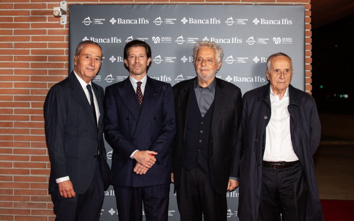 Banca Ifis, Nicola Piovani premiato alla Festa del Cinema di Roma con il Lifetime Achievement Award Banca Ifis, Nicola Piovani premiato alla Festa del Cinema di Roma con il Lifetime Achievement Award