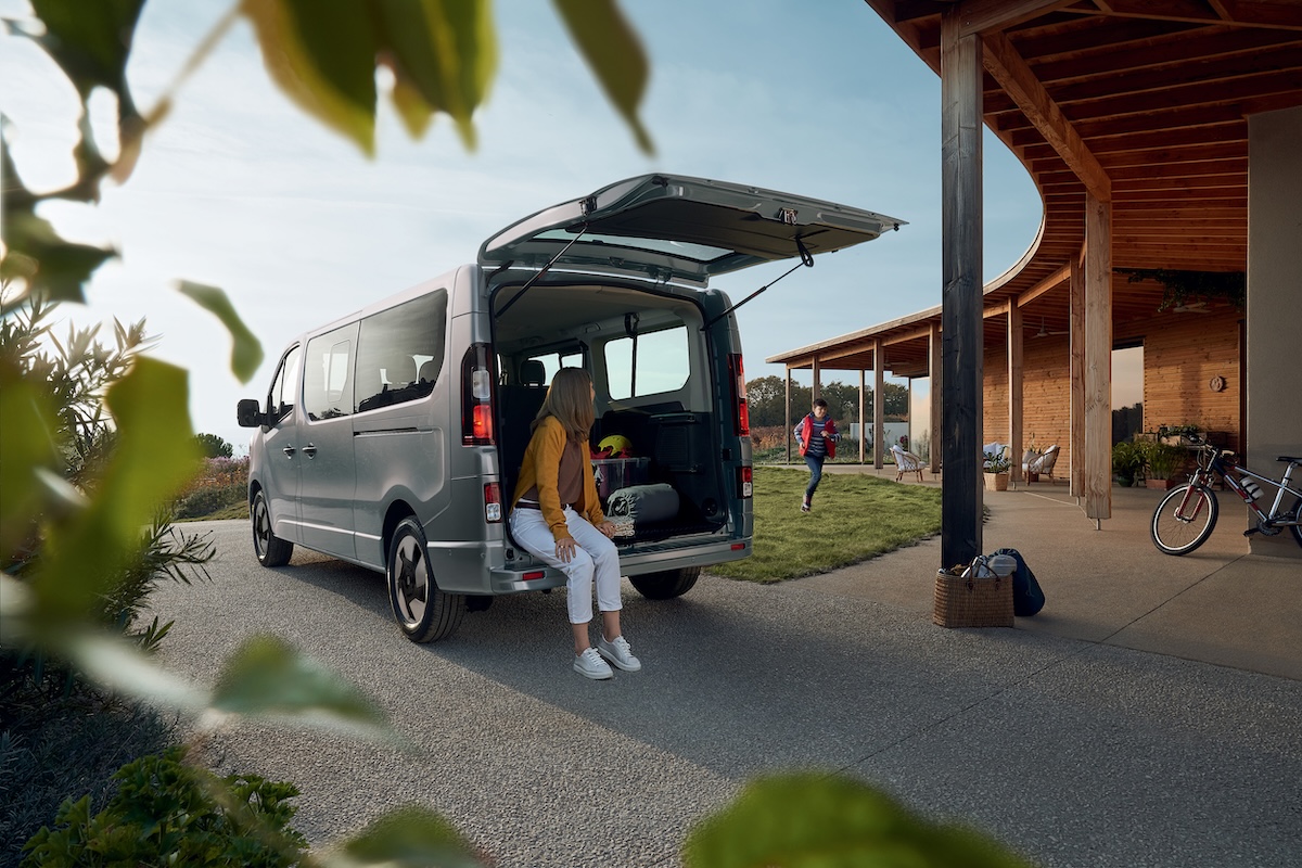Renault Trafic si aggiorna: più comfort, sicurezza e tecnologia a bordo Renault Trafic si aggiorna: più comfort, sicurezza e tecnologia a bordo