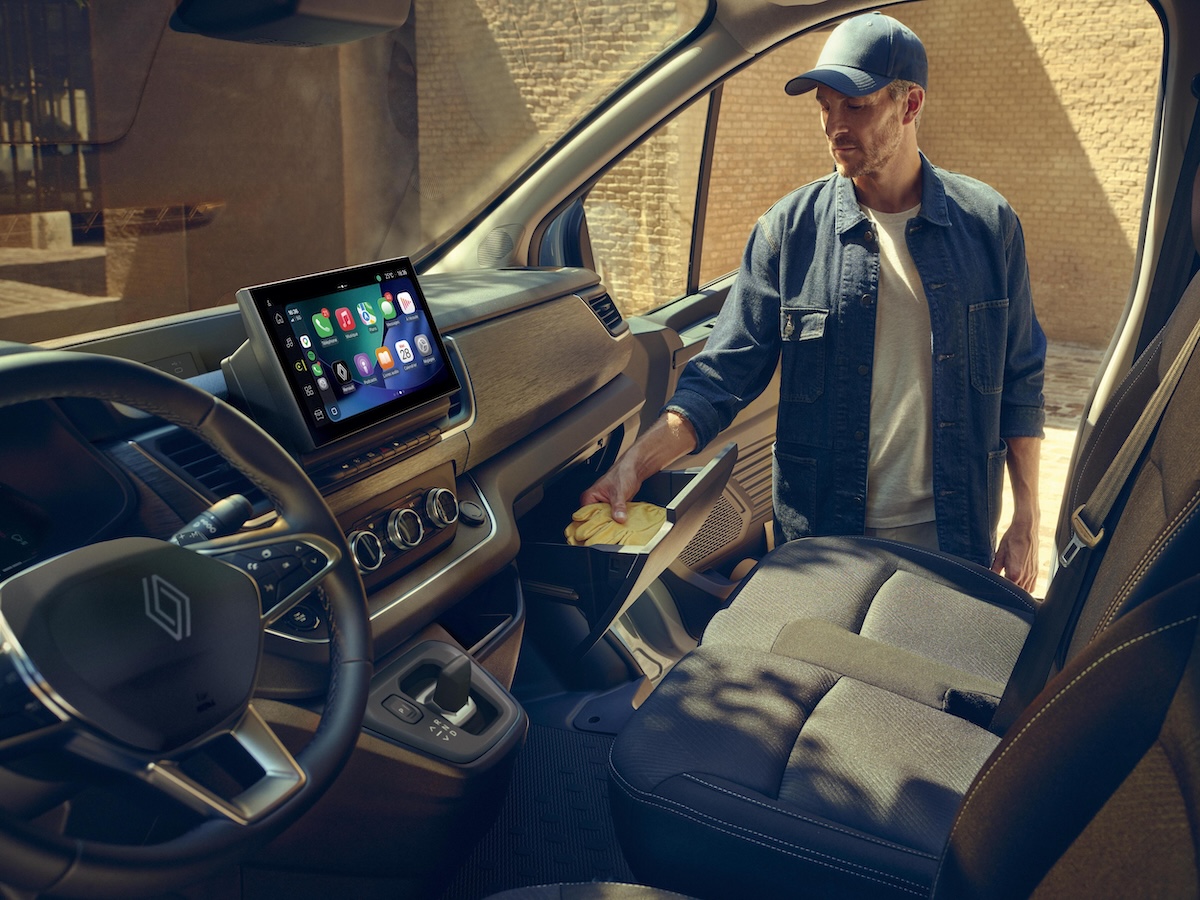 Renault Trafic si aggiorna: più comfort, sicurezza e tecnologia a bordo Renault Trafic si aggiorna: più comfort, sicurezza e tecnologia a bordo