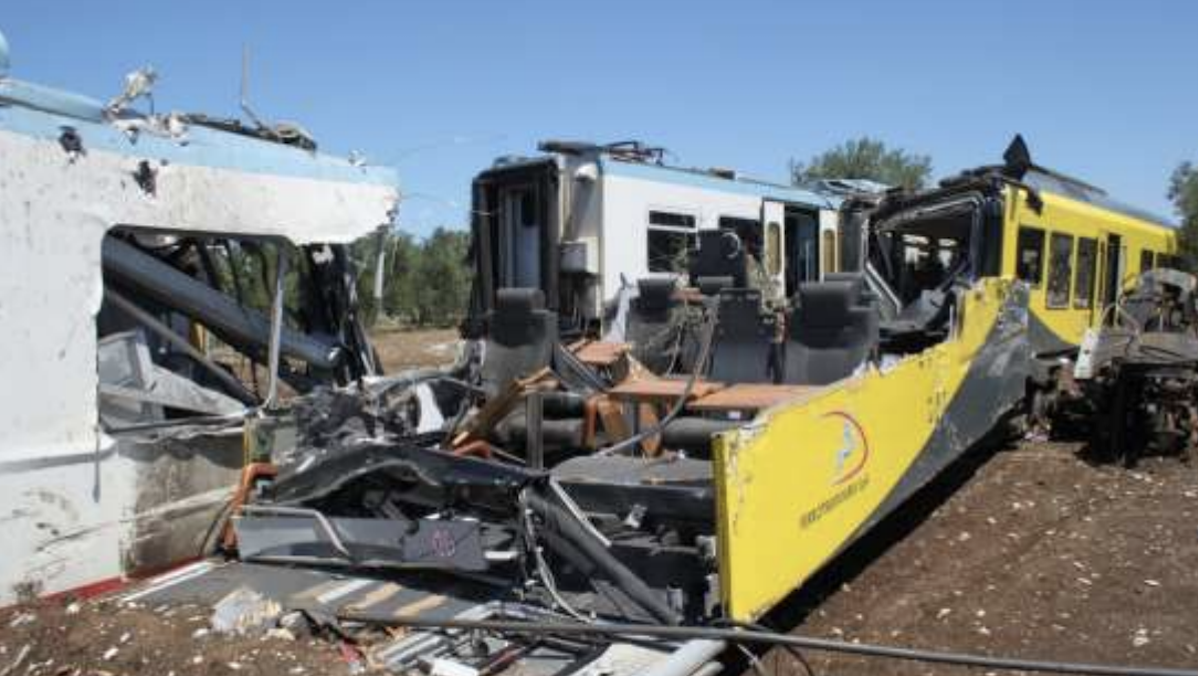Strage Andria-Corato, la Cassazione chiude il caso: definitive le condanne per il capotreno e il capostazione Strage Andria-Corato, la Cassazione chiude il caso: definitive le condanne per il capotreno e il capostazione