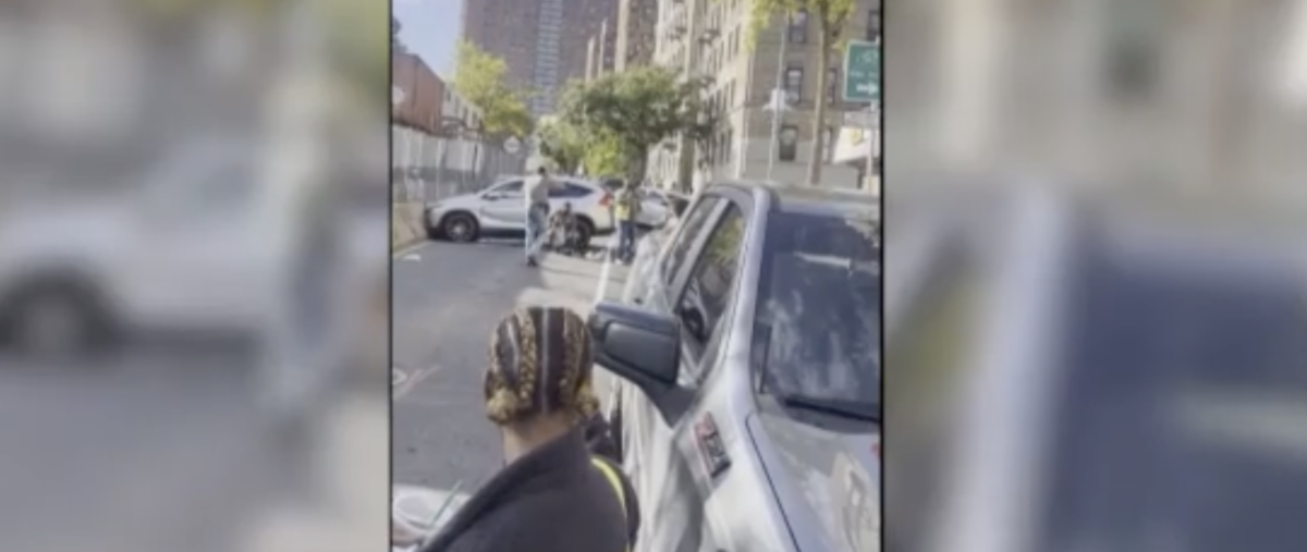 New York, agente ICE spara a un migrante in auto: con lui un bambino di 5 anni – VIDEO New York, agente ICE spara a un migrante in auto: con lui un bambino di 5 anni – VIDEO