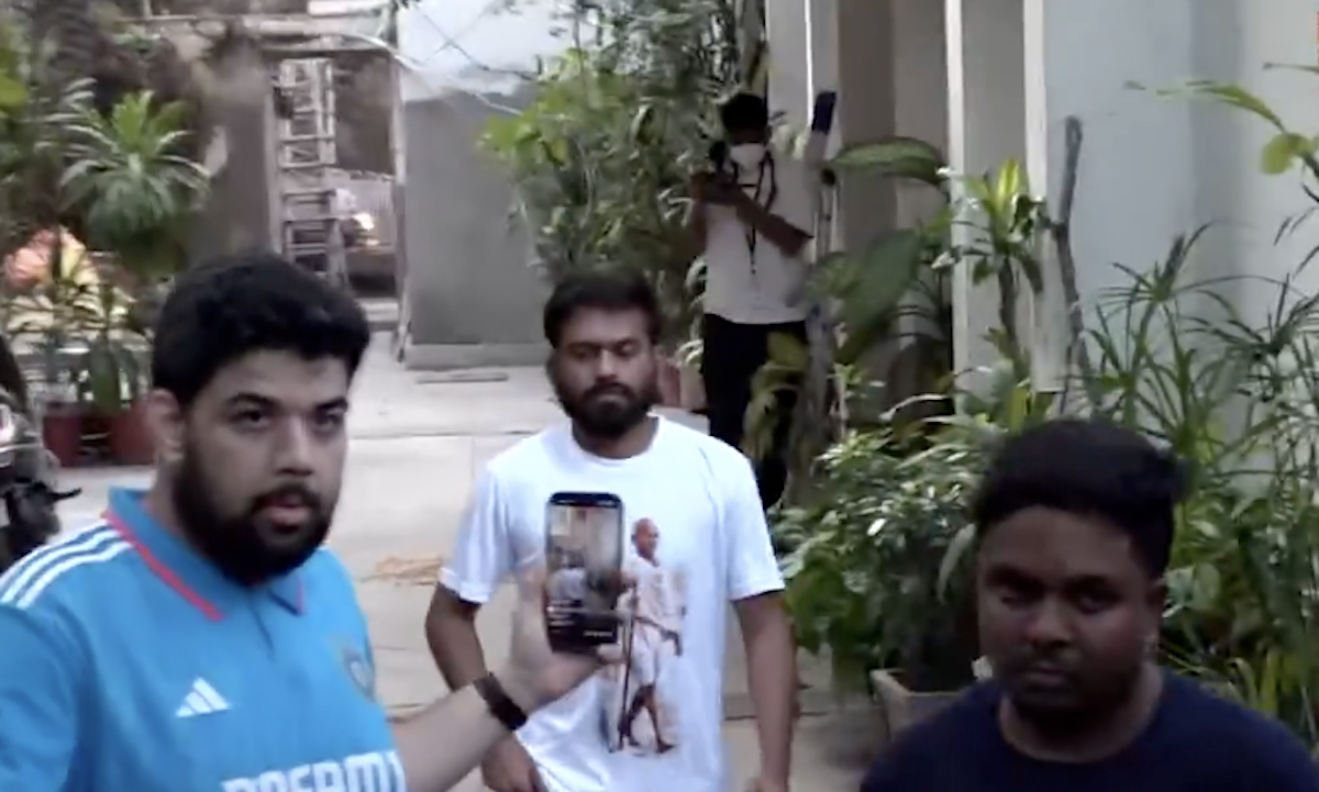 India, arrestato leader degli “scarafaggi” prima di una protesta India, arrestato leader degli “scarafaggi” prima di una protesta