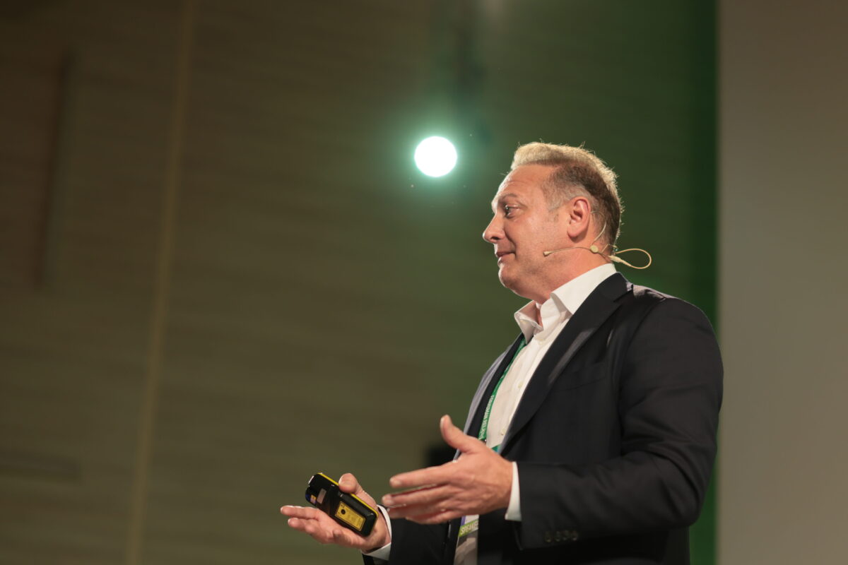 XMetaReal punta sulla formazione immersiva, entra nel capitale Challenge Network: aumento da 1,5 milioni di euro XMetaReal punta sulla formazione immersiva, entra nel capitale Challenge Network: aumento da 1,5 milioni di euro