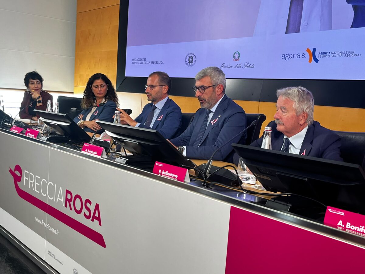 FrecciaRosa, la prevenzione viaggia in treno: al via la sedicesima edizione del progetto di FS e IncontraDonna FrecciaRosa, la prevenzione viaggia in treno: al via la sedicesima edizione del progetto di FS e IncontraDonna