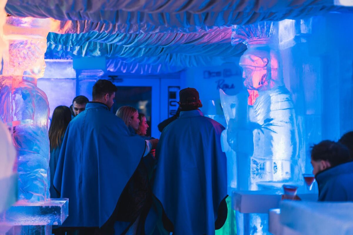 Aperitivi informali e atmosfere vintage, nel quartiere Monti lo spritz si fa dopo il vernissage Aperitivi informali e atmosfere vintage, nel quartiere Monti lo spritz si fa dopo il vernissage