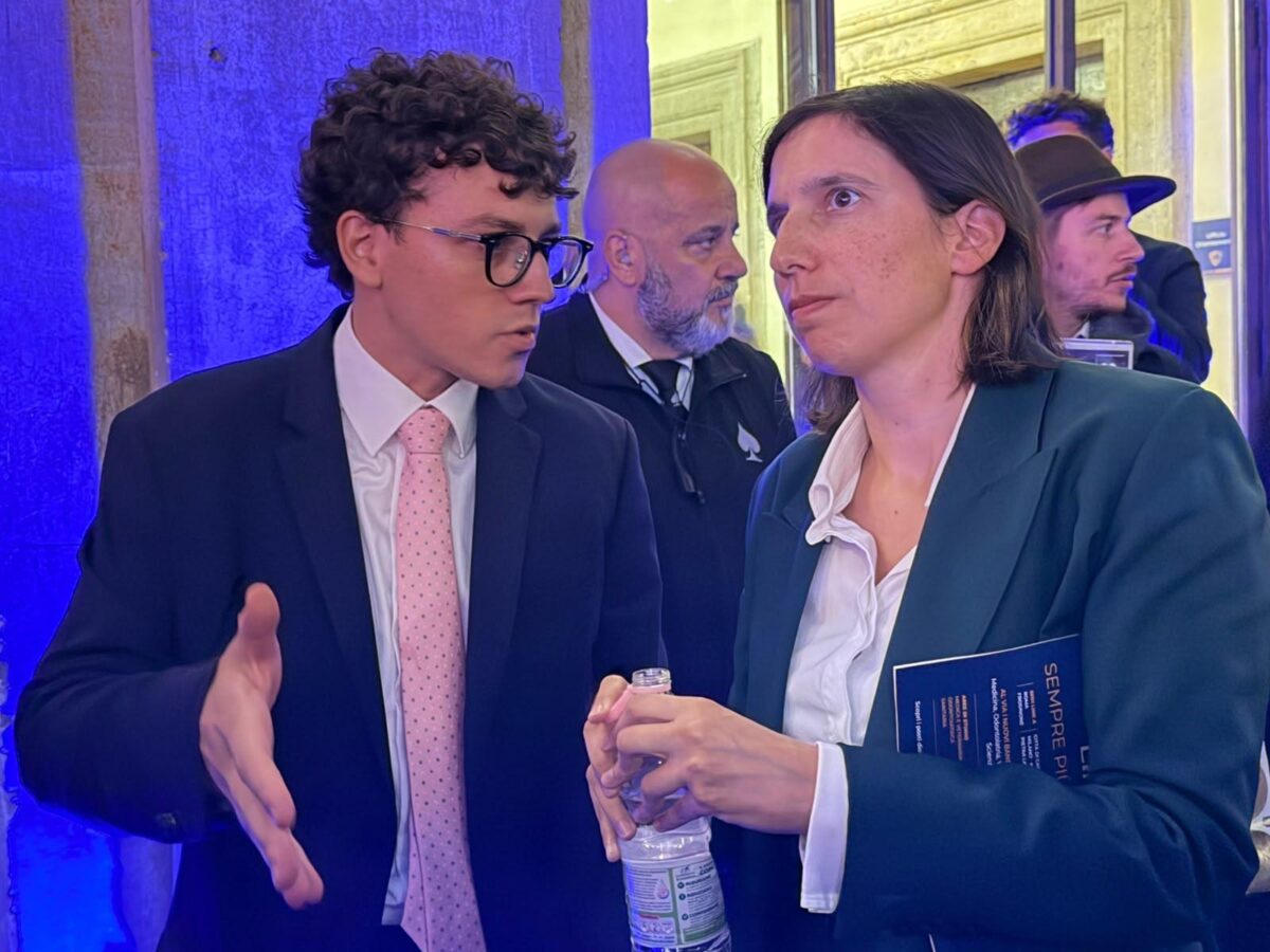 La carica dei 60 under 30, premio per militanti, amministratori e comunicatori. Lobuono: “Qui, campo larghissimo” – PHOTO GALLERY e VIDEO
