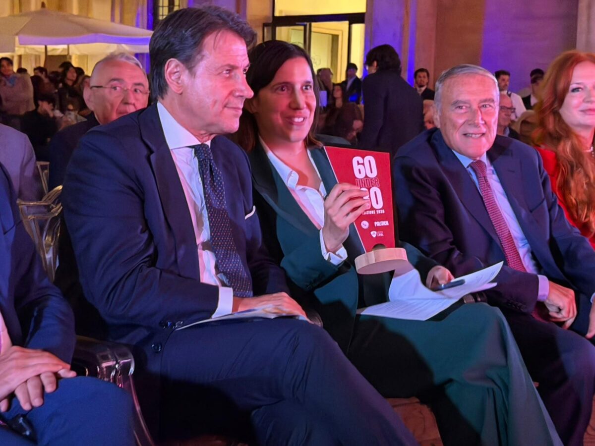 La carica dei 60 under 30, premio per militanti, amministratori e comunicatori. Lobuono: “Qui, campo larghissimo” – PHOTO GALLERY e VIDEO
