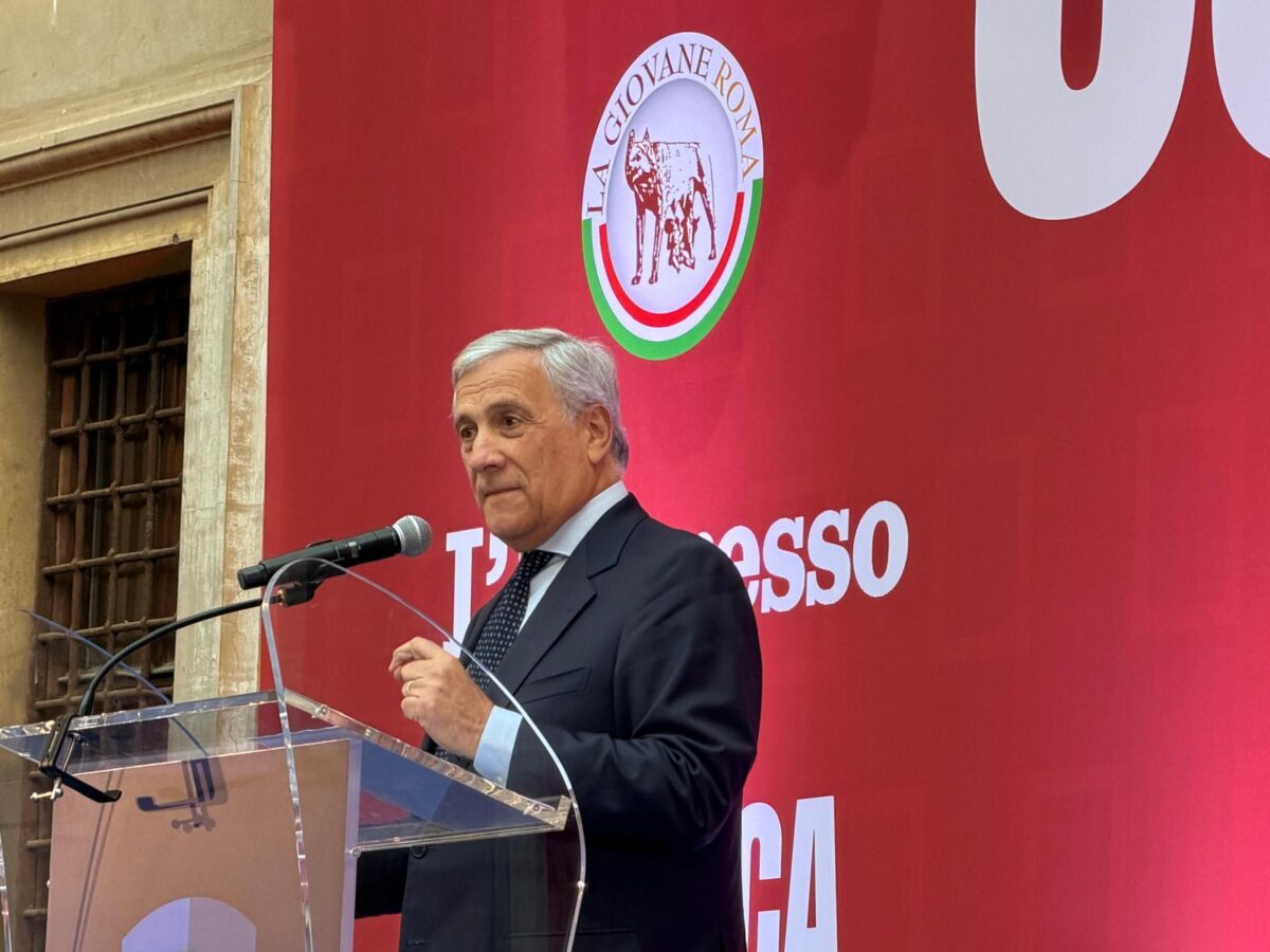 La carica dei 60 under 30, premio per militanti, amministratori e comunicatori. Lobuono: “Qui, campo larghissimo” – PHOTO GALLERY e VIDEO