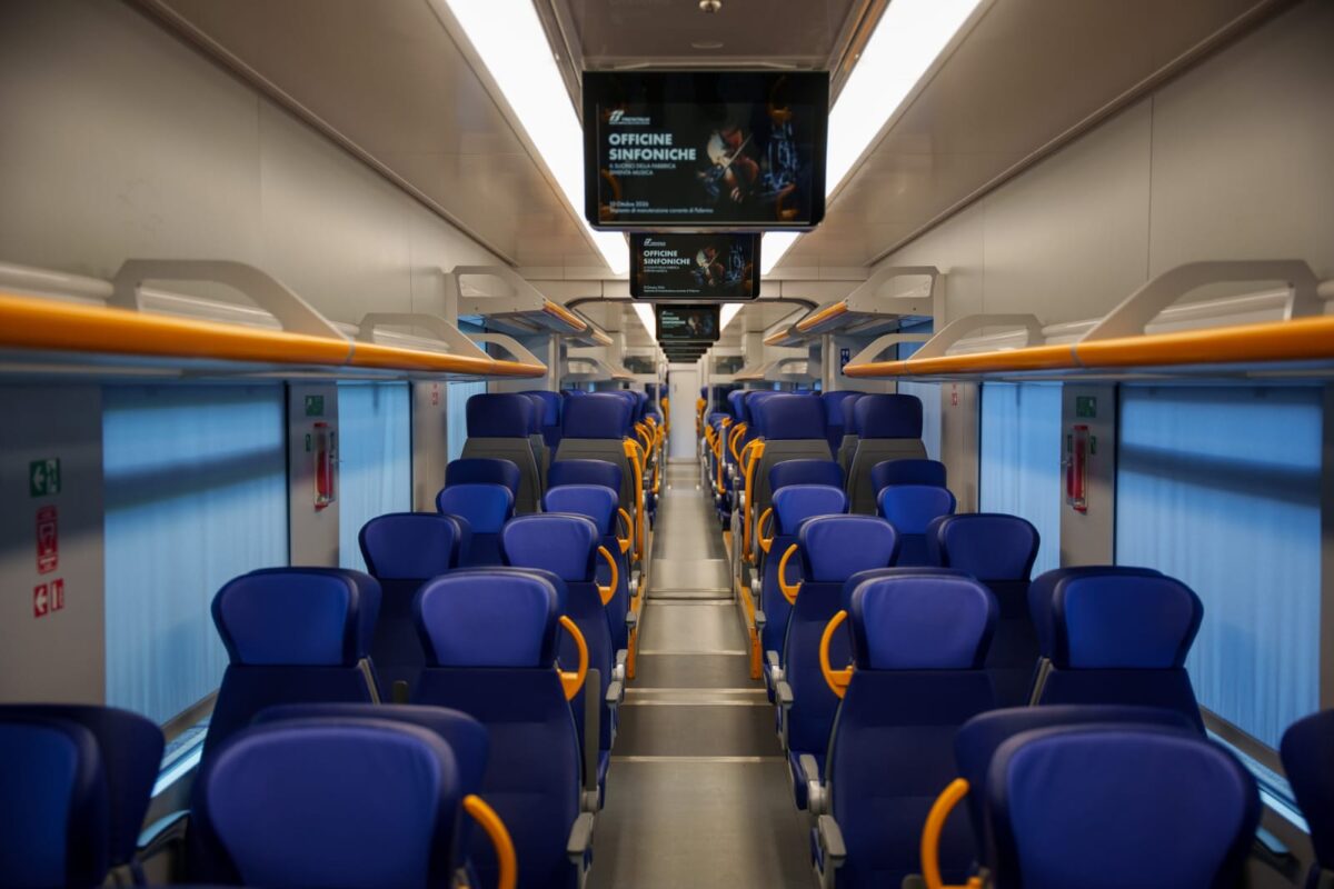Trenitalia, quando l’officina diventa un teatro: da Palermo comincia il viaggio delle “Officine sinfoniche” Trenitalia, quando l’officina diventa un teatro: da Palermo comincia il viaggio delle “Officine sinfoniche”