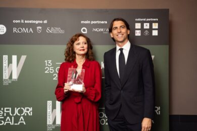 Susan Sarandon, la pasionaria di Hollywood conquista Roma. E Schlein e Conte corrono a prendersi un po’ di passerella