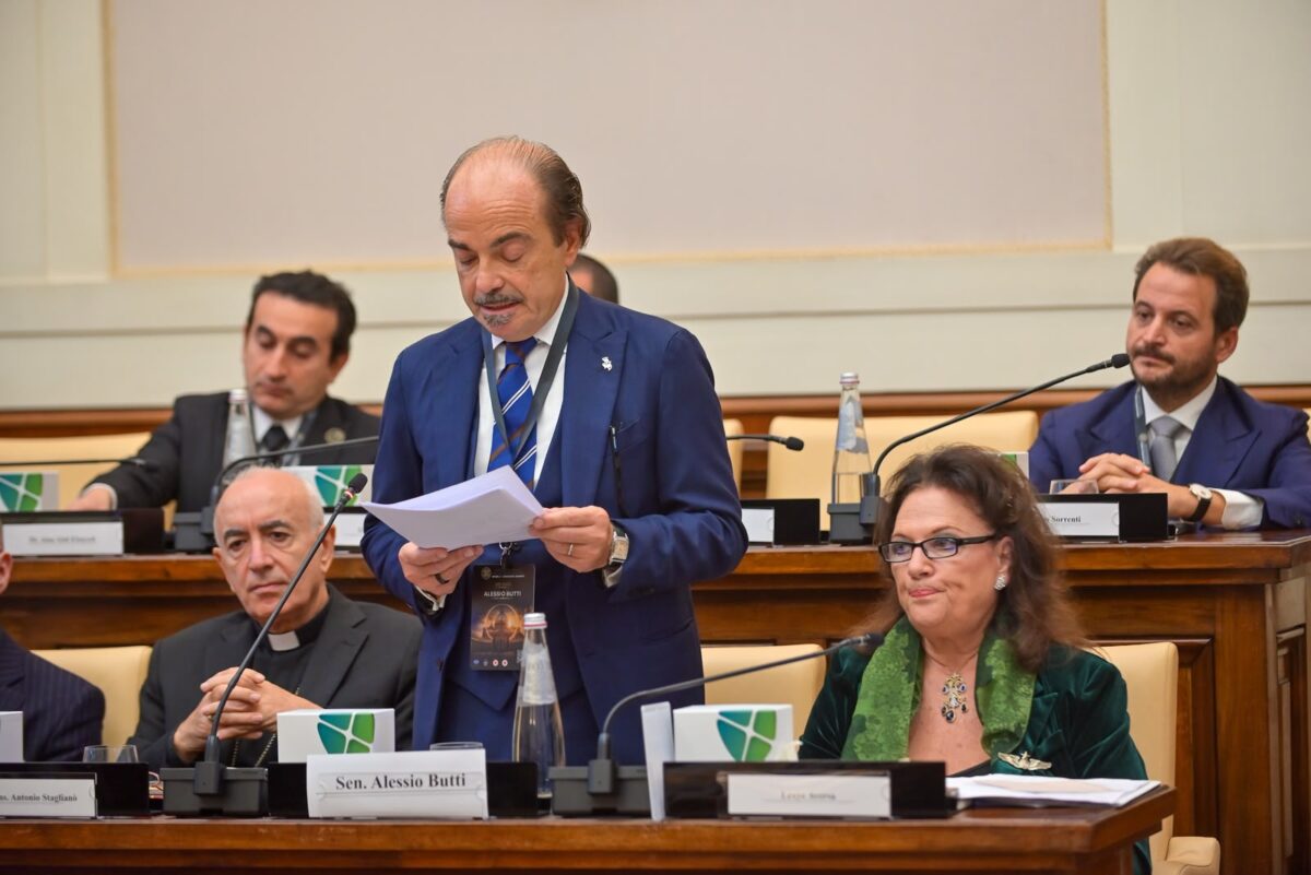 IA e quantum, Butti dal Vaticano: “La sfida è la sovranità tecnologica”. E riceve la medaglia Magnifica Humanitas IA e quantum, Butti dal Vaticano: “La sfida è la sovranità tecnologica”. E riceve la medaglia Magnifica Humanitas