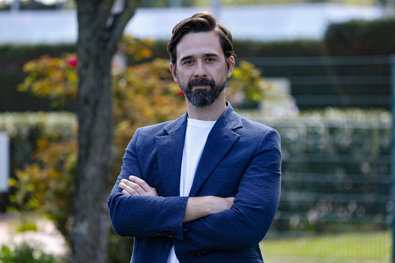 E’ caccia ad una minicar: grave l’attore Davide Iacopini, l’ombra di una serie di aggressioni E’ caccia ad una minicar: grave l’attore Davide Iacopini, l’ombra di una serie di aggressioni