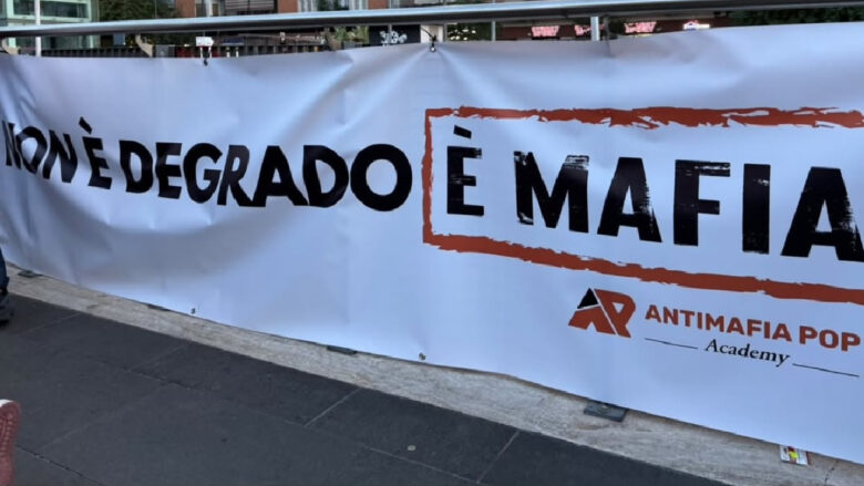 Il Pigneto scende in piazza contro le bombe: “Non si tratta di degrado, questa è mafia”