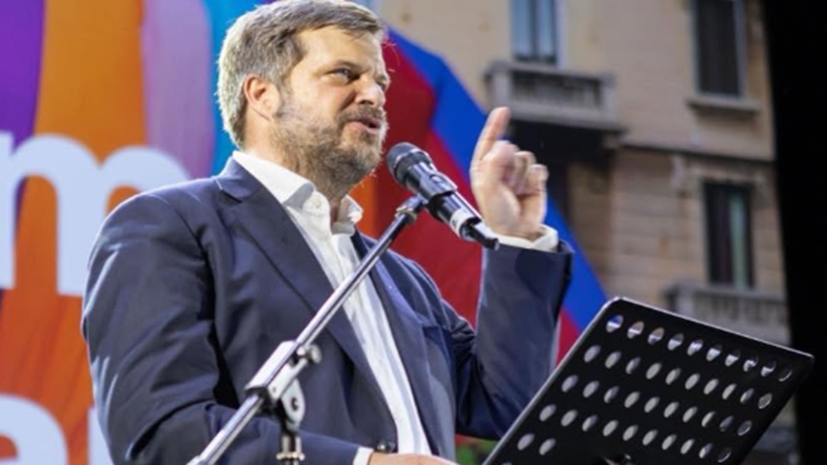 “Con grande emozione mi candido a sindaco”. Majorino lancia la sua sfida per Milano “Con grande emozione mi candido a sindaco”. Majorino lancia la sua sfida per Milano