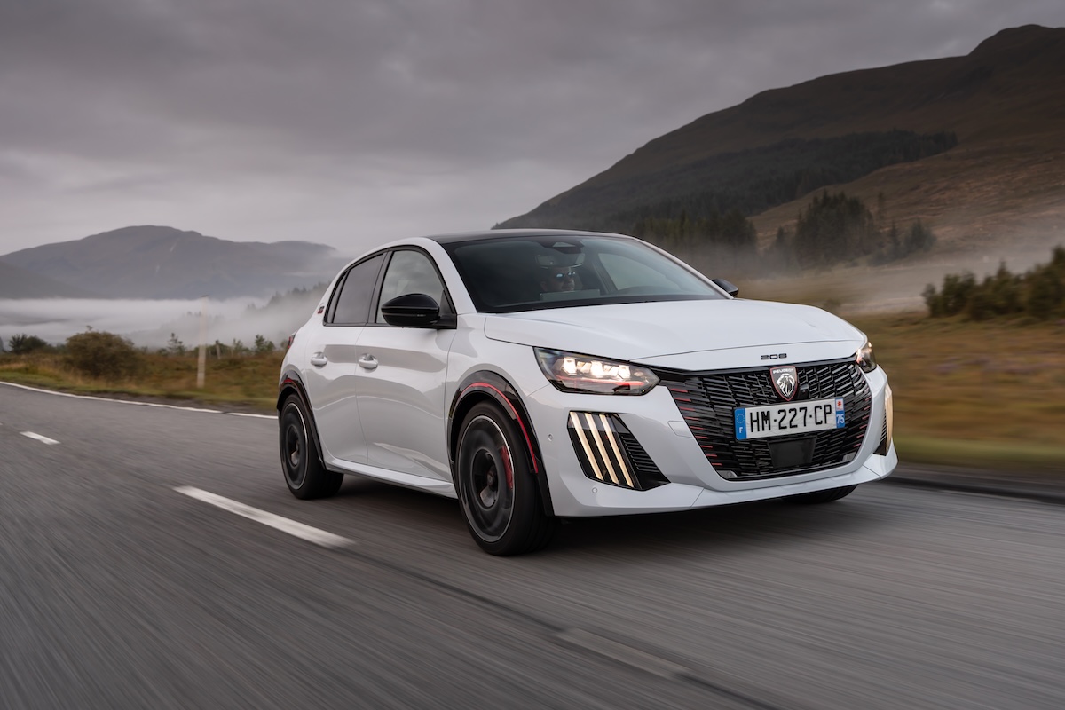 Peugeot E-208 GTi, la sportiva elettrica erede della 205 GTi Peugeot E-208 GTi, la sportiva elettrica erede della 205 GTi