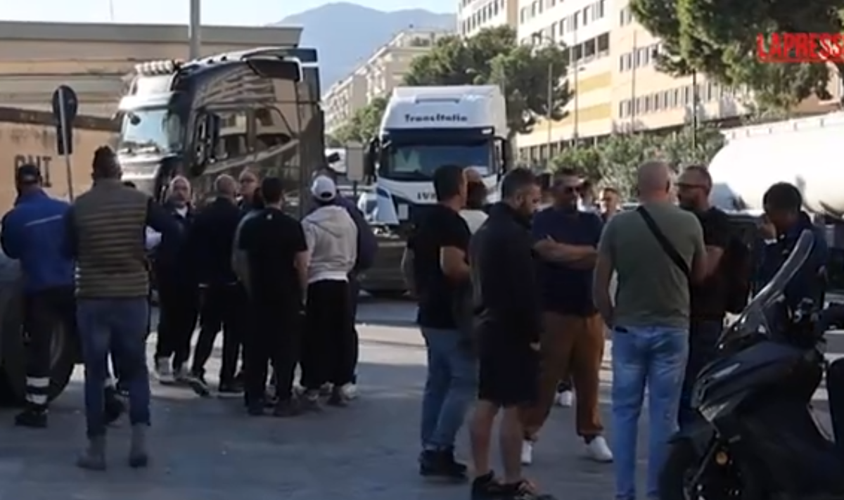 Caro carburanti, gli autotrasportatori siciliani minacciano proteste ad oltranza – VIDEO Caro carburanti, gli autotrasportatori siciliani minacciano proteste ad oltranza – VIDEO