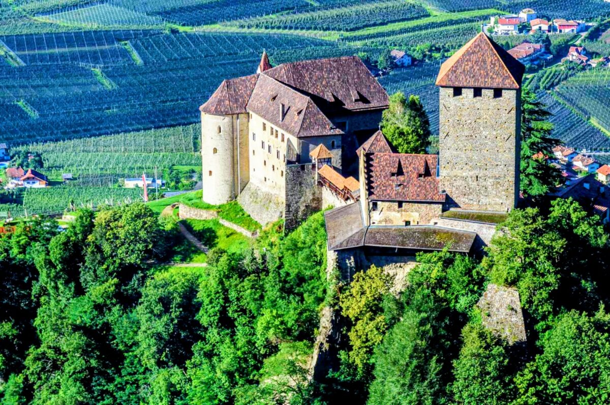 La duchessa Margarete di Castel Tirolo torna a vivere nel nuovo romanzo di Katia Tenti La duchessa Margarete di Castel Tirolo torna a vivere nel nuovo romanzo di Katia Tenti