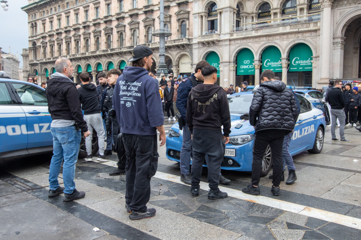 Minorenni arrestati a Milano, cosa rischiano dopo gli scontri Minorenni arrestati a Milano, cosa rischiano dopo gli scontri