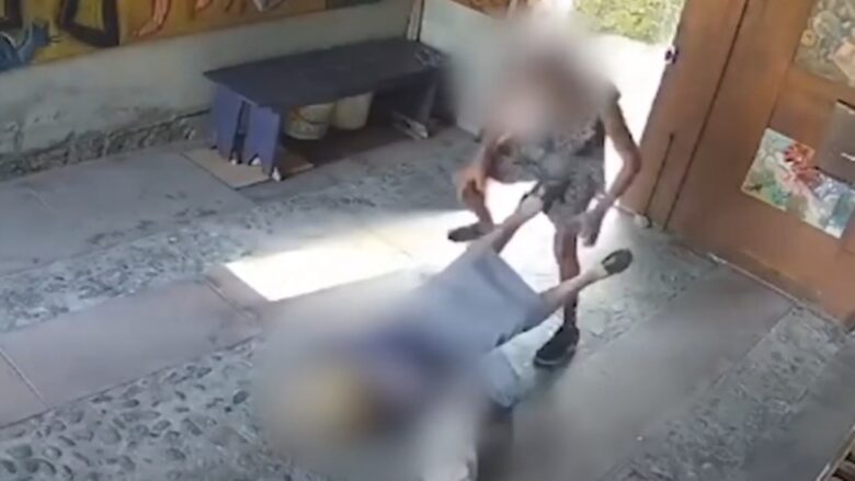 Milano, scaraventa a terra una 92enne per strapparle la catenina: arrestato un 27enne. VIDEO