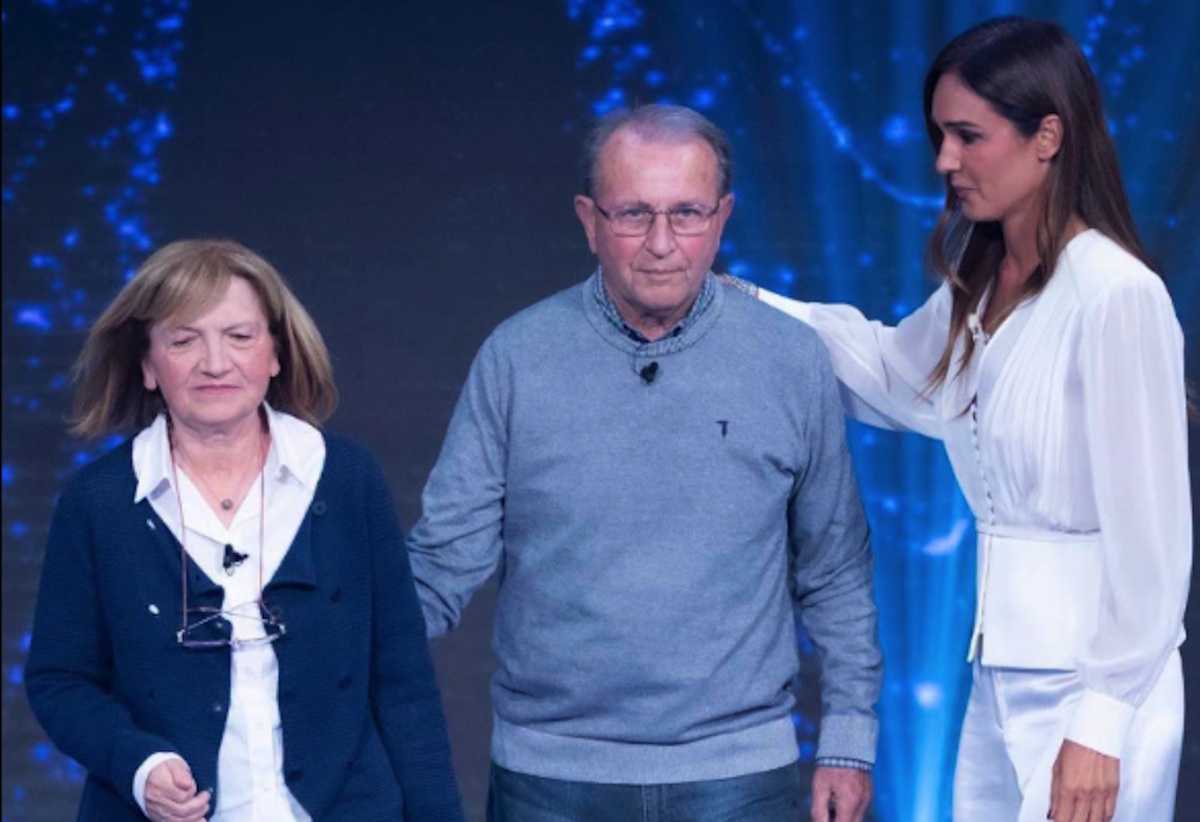 Ascolti tv, Toffanin straccia Benigni con l’intervista ai genitori di Chiara Poggi: Le Iene – Inside in rampa di lancio Ascolti tv, Toffanin straccia Benigni con l’intervista ai genitori di Chiara Poggi: Le Iene – Inside in rampa di lancio